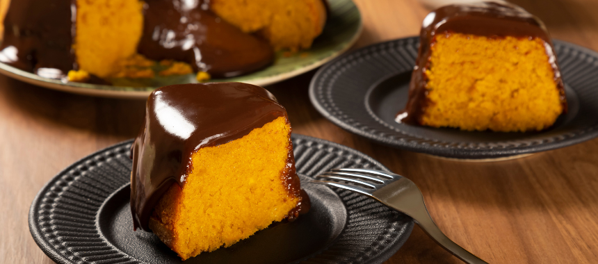 Bolo de Cenoura com Cobertura de Chocolate: Uma Receita Irresistível